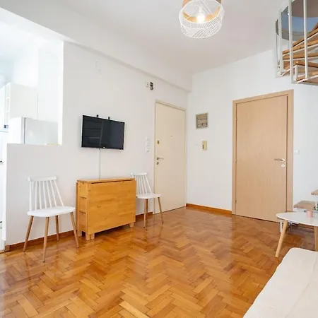 Apartment Breezy Maisonette In Zea For 5 Piraeus